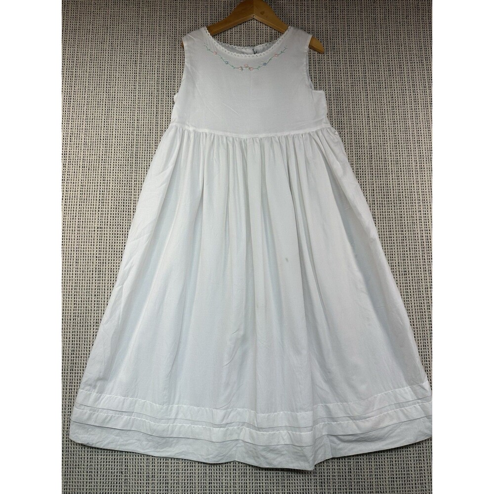 Vintage Strasburg White Dress Sz 7 Embroidered Flowers Cotton Cottagecore